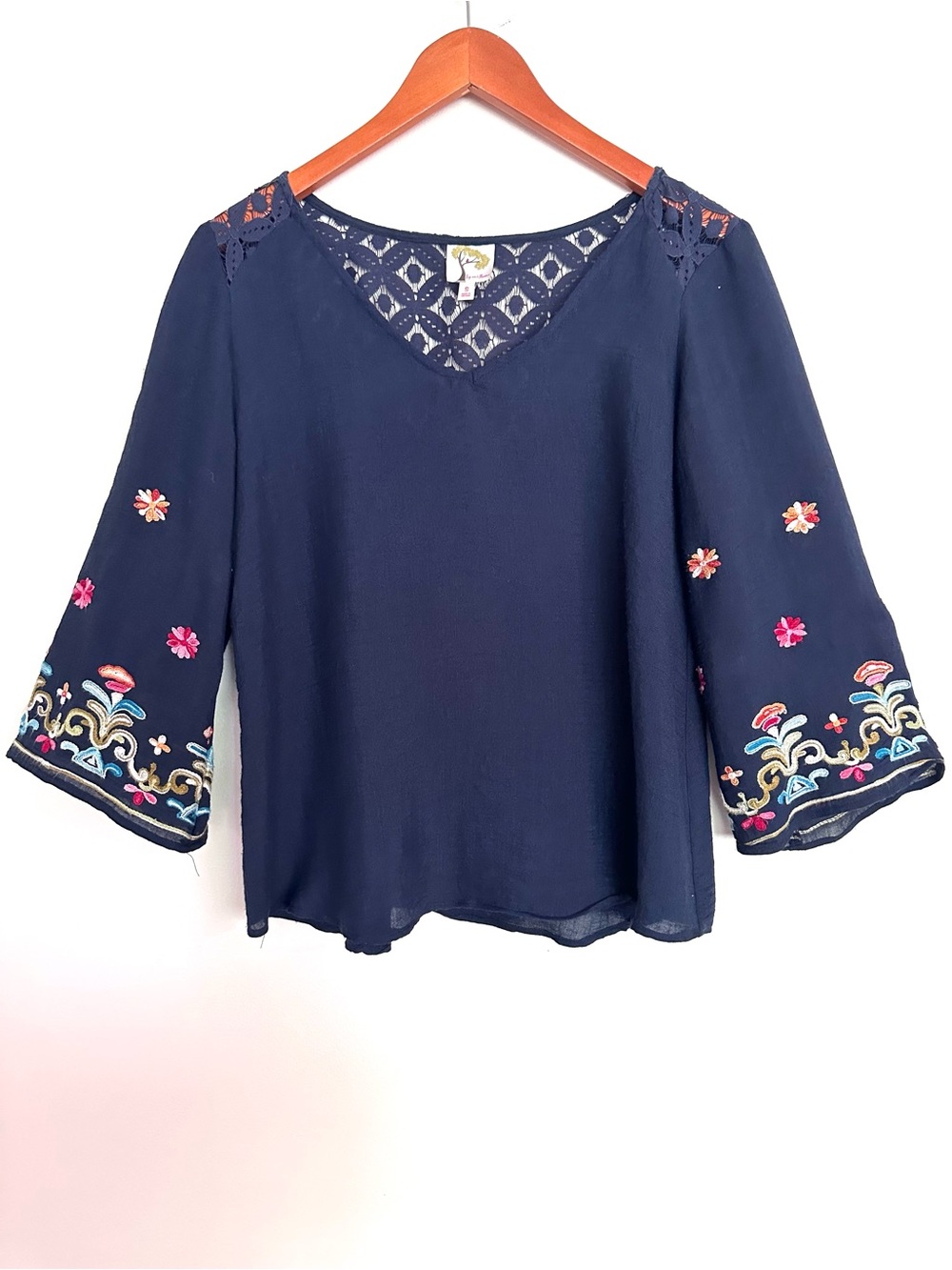 Anthropologie fig and flower Navy Embroidered Bell Sleeve Tunic Size Small